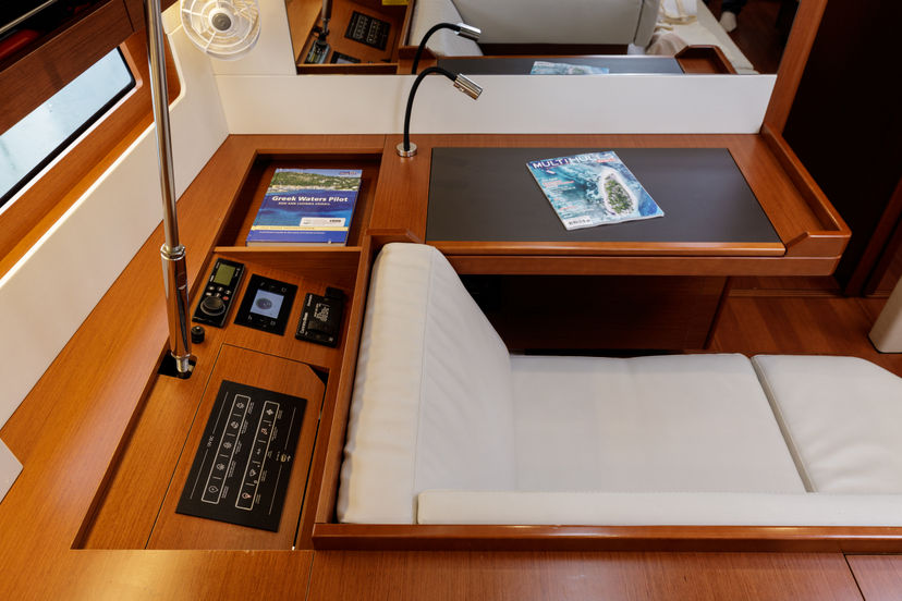Beneteau OCEANIS 51.1 Viennastar | A/C, Gen, Water maker, 12 pax