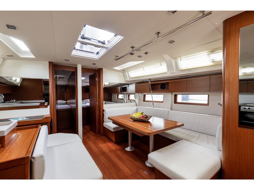 Beneteau OCEANIS 51.1 Viennastar | A/C, Gen, Water maker, 12 pax