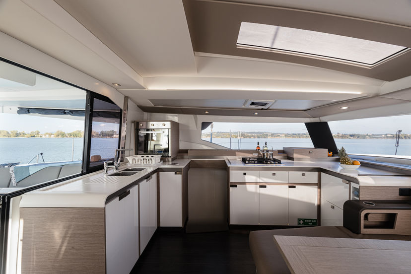 Fountaine Pajot 45 Vienna Pearl | A/C, Gen, Water-maker, 12 pax