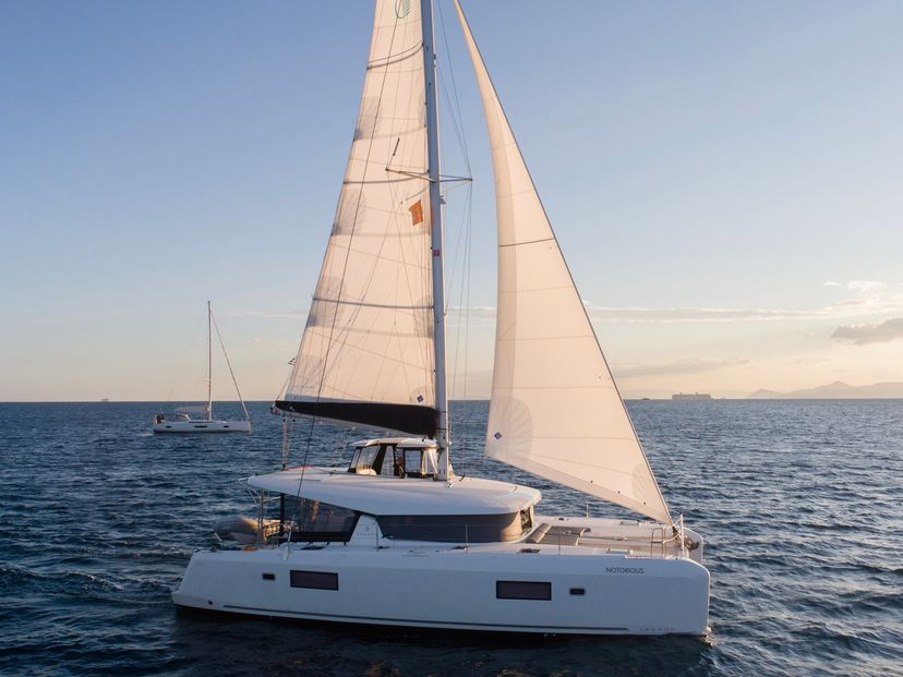 Lagoon 42 Notorious | A/C, Gen, Watermaker, 12 pax