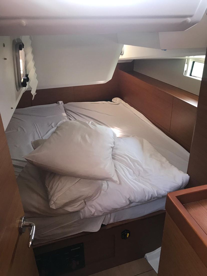 Jeanneau 49 ATHINA