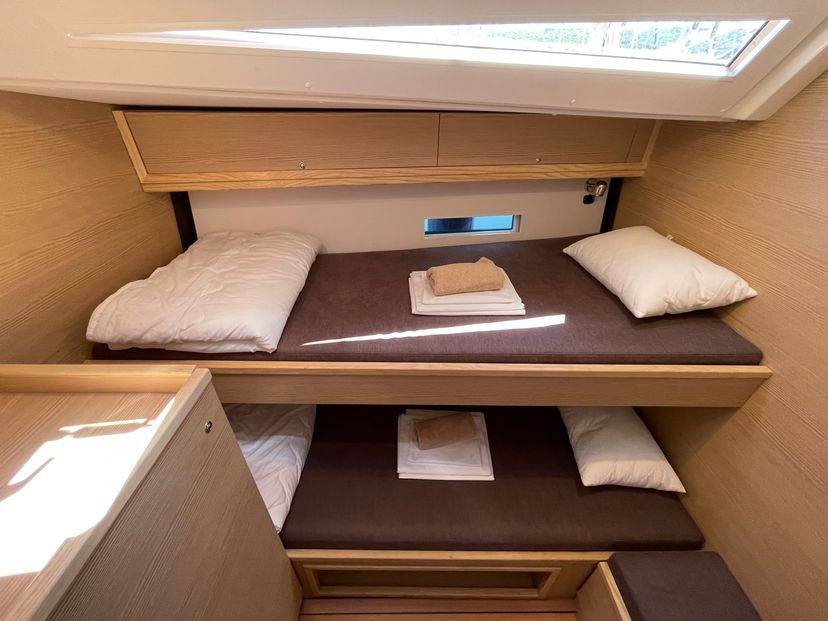 D&D Yachts 54 LUPELA