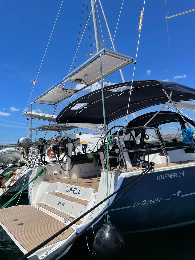 D&D Yachts 54 LUPELA