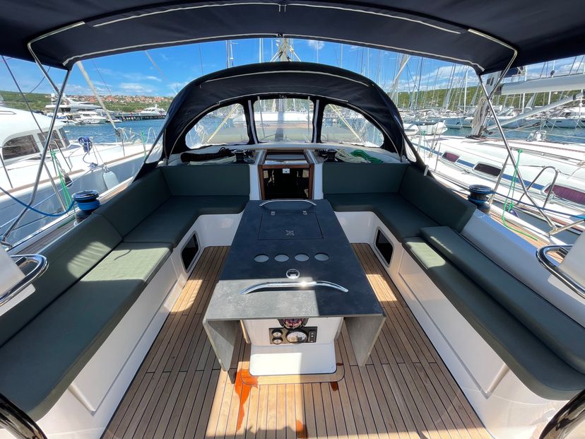 D&D Yachts 54 LUPELA