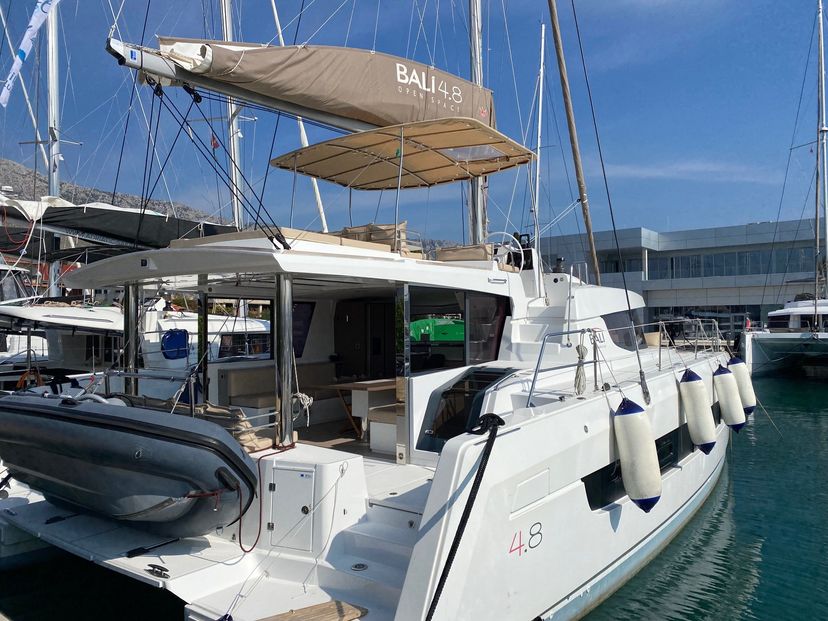 Bali Catamarans 4.8  BAŠA