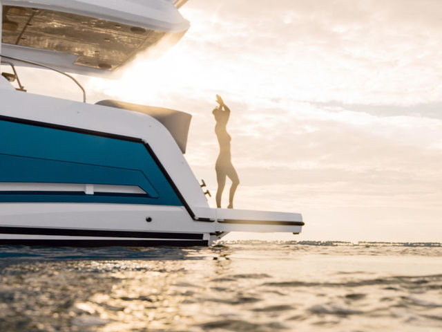 Sealine 43 Blue Lagoon II 