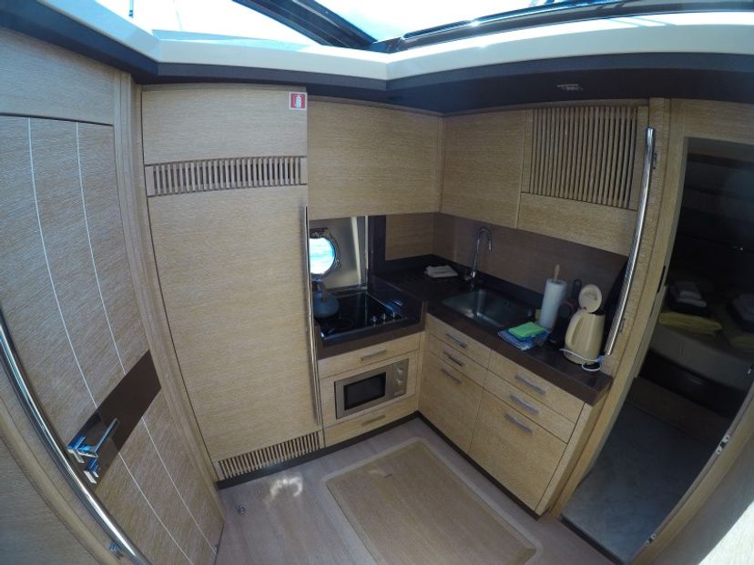 Azimut 47 LUMA