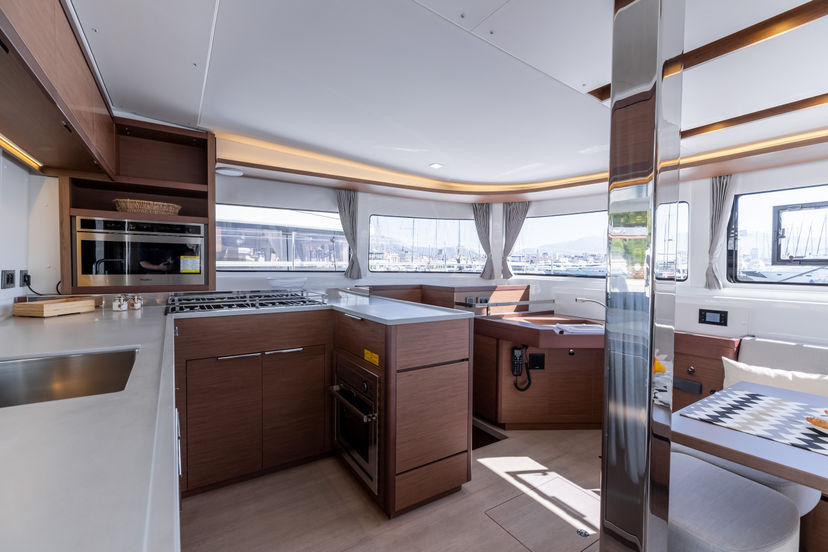 Lagoon 46 VELVET BREEZE