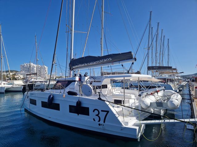 Aventura Catamarans 37 WENNY