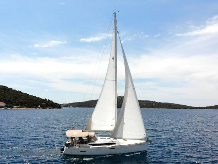 Jeanneau 38 Amadeus
