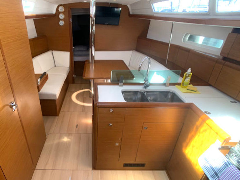 Jeanneau 38 Amadeus