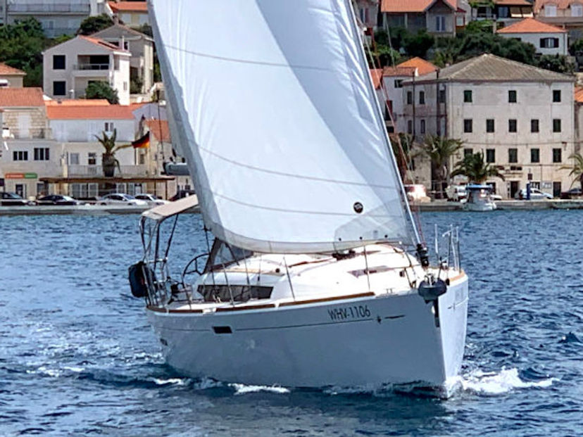 Jeanneau 38 Amadeus
