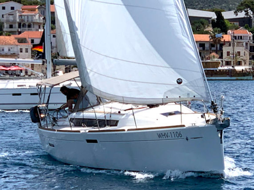 Jeanneau 38 Amadeus