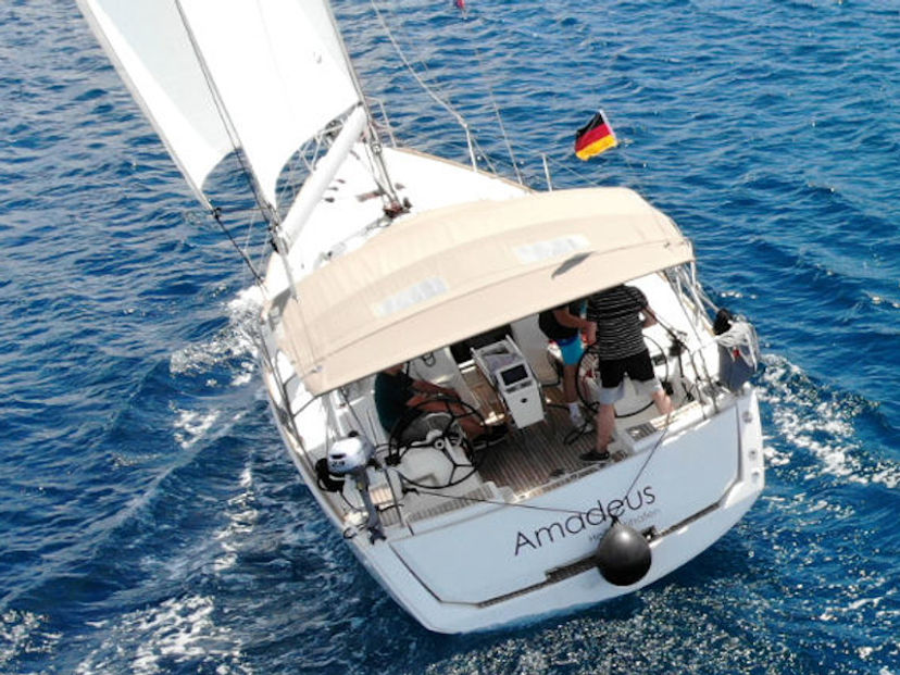 Jeanneau 38 Amadeus