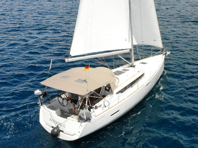Jeanneau 38 Amadeus