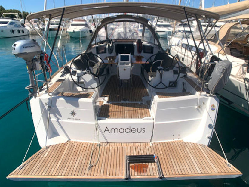 Jeanneau 38 Amadeus