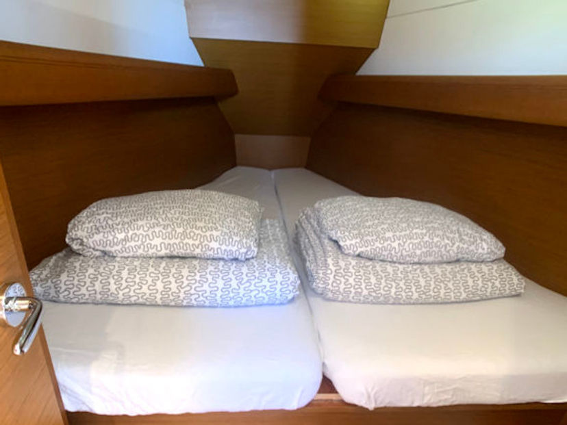 Jeanneau 38 Amadeus