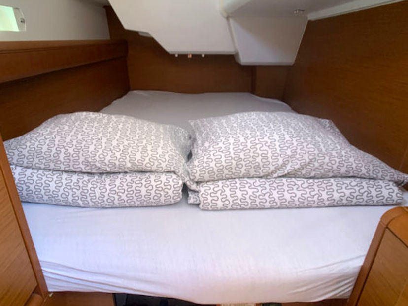 Jeanneau 38 Amadeus