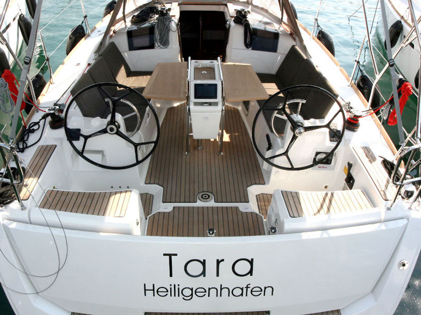 Jeanneau 38 Tara