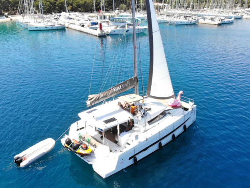 Bali Catamarans 4.1 Jax