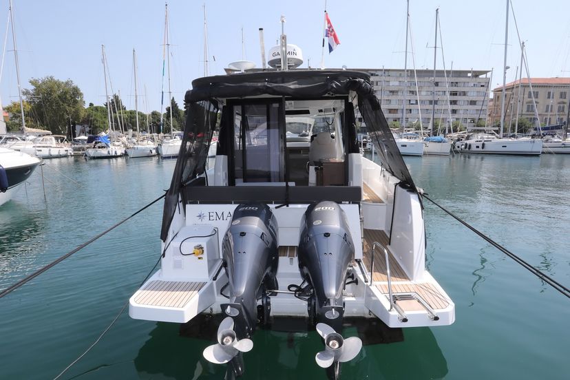 Jeanneau MERRY FISHER 895 Ema