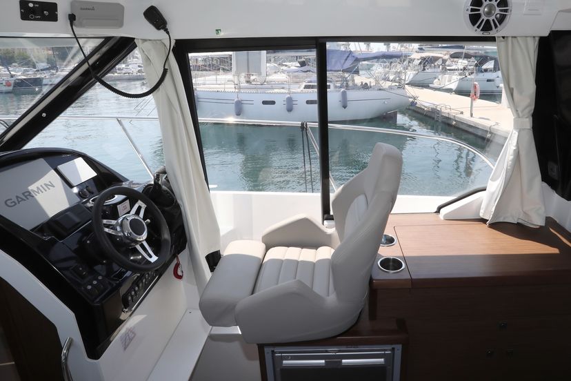 Jeanneau MERRY FISHER 895 Ema