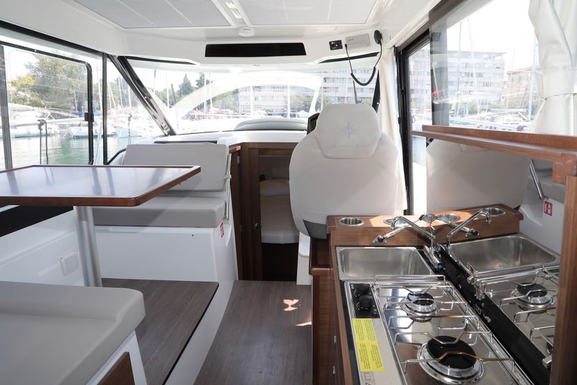 Jeanneau MERRY FISHER 895 Ema