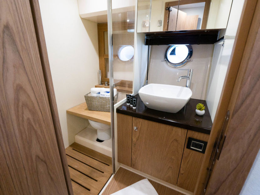 Sessa Marine 47 Star Dust