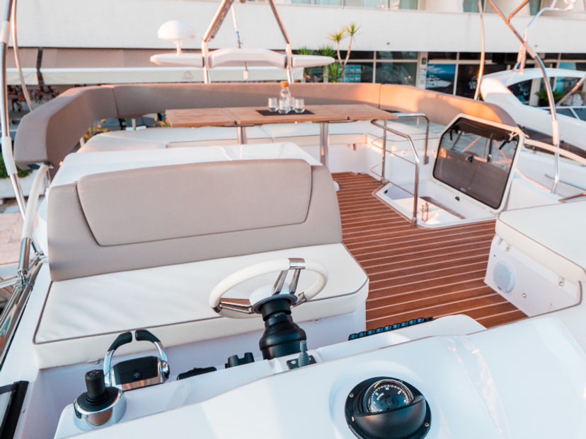 Sessa Marine 47 Star Dust