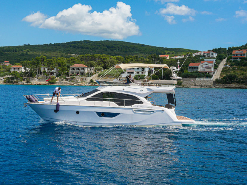 Sessa Marine 47 Star Dust