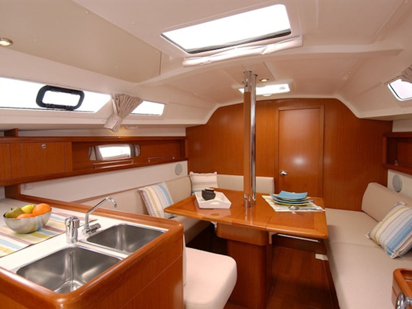 Beneteau OCEANIS 34 Dizzy Lizzy