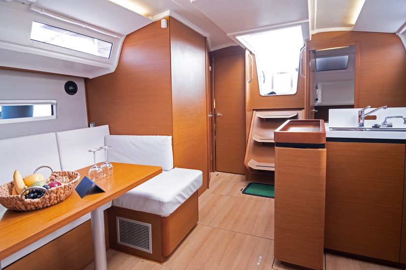 Jeanneau 410 Sky Kiss