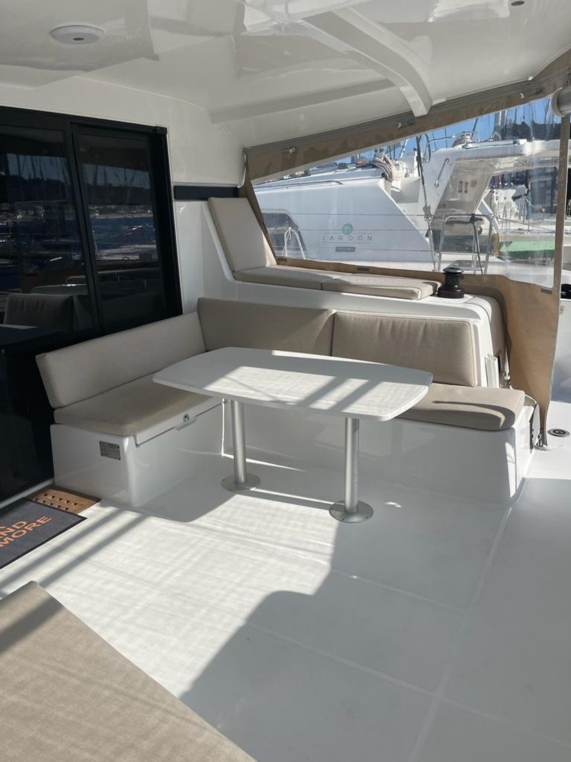 Lagoon 42 Sailing Breeze