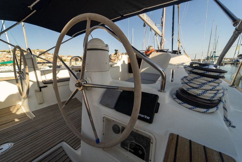 Jeanneau 42 Mesogeios