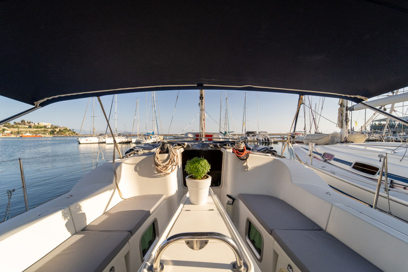 Jeanneau 42 Mesogeios