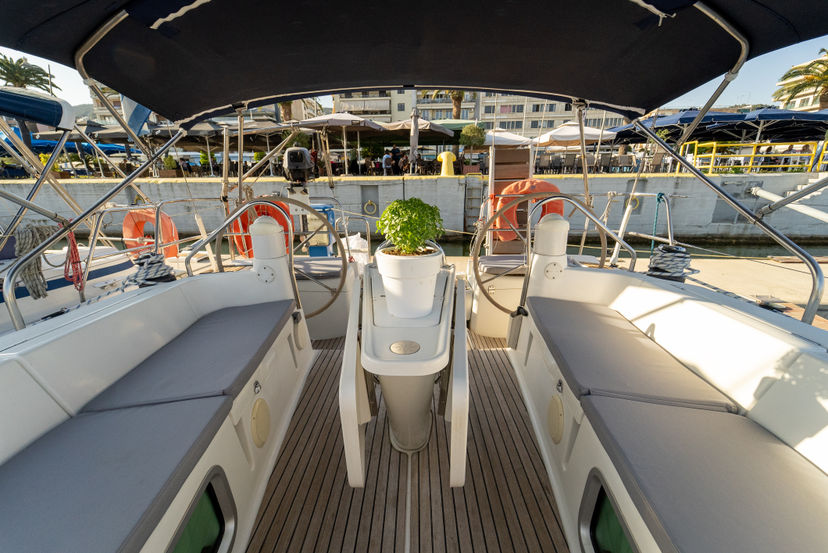 Jeanneau 42 Mesogeios