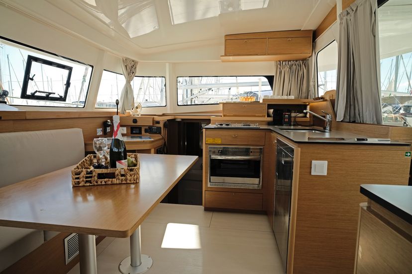 Excess Catamarans EX Bronze Kiss