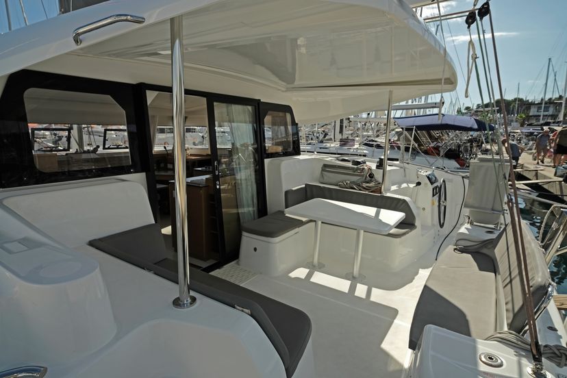 Excess Catamarans EX Bronze Kiss