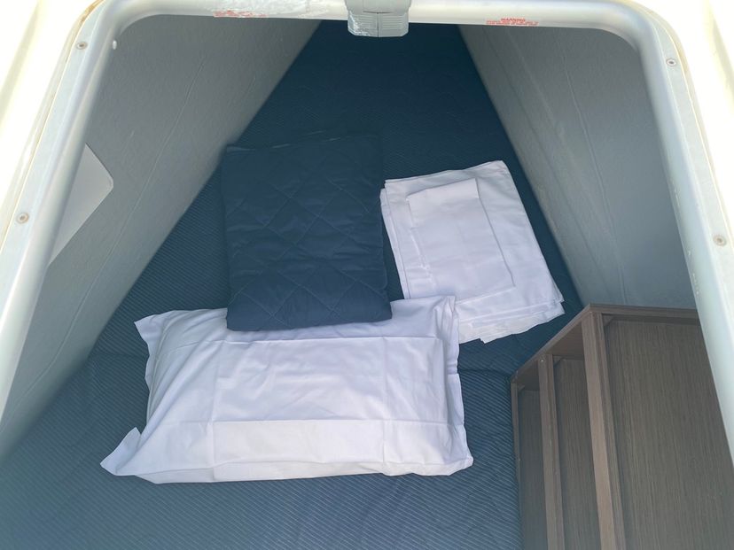 Lagoon 46 Rolling Stones (A/C, WM, Generator, Inverter 12/220V)