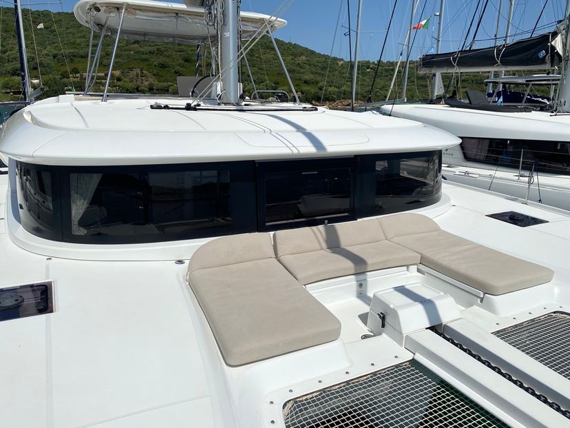 Lagoon 46 Rolling Stones (A/C, WM, Generator, Inverter 12/220V)