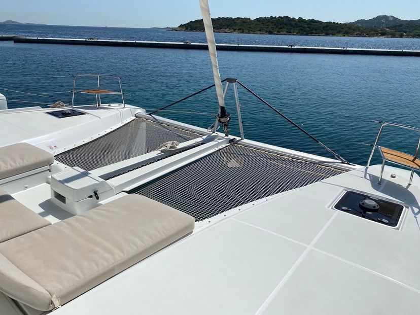 Lagoon 46 Rolling Stones (A/C, WM, Generator, Inverter 12/220V)