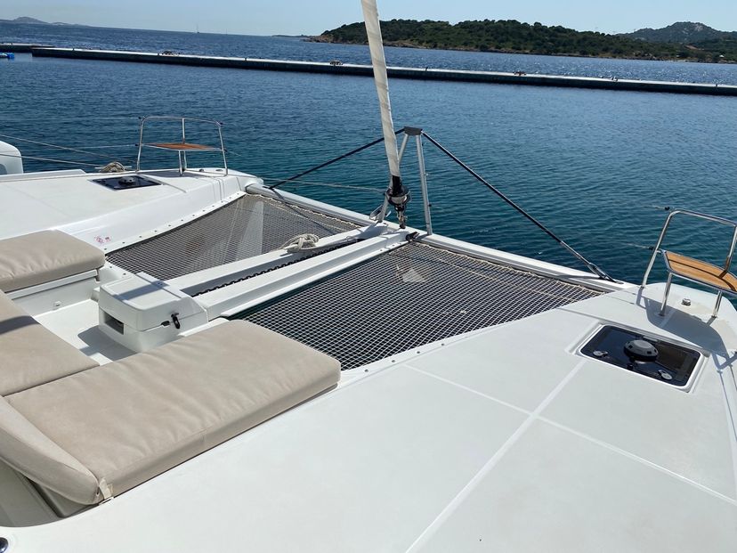 Lagoon 46 Rolling Stones (A/C, WM, Generator, Inverter 12/220V)