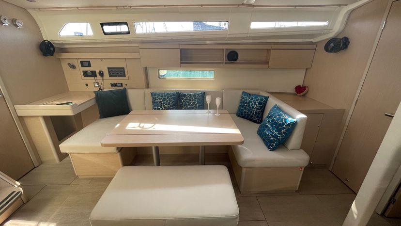 Beneteau 40 Vela
