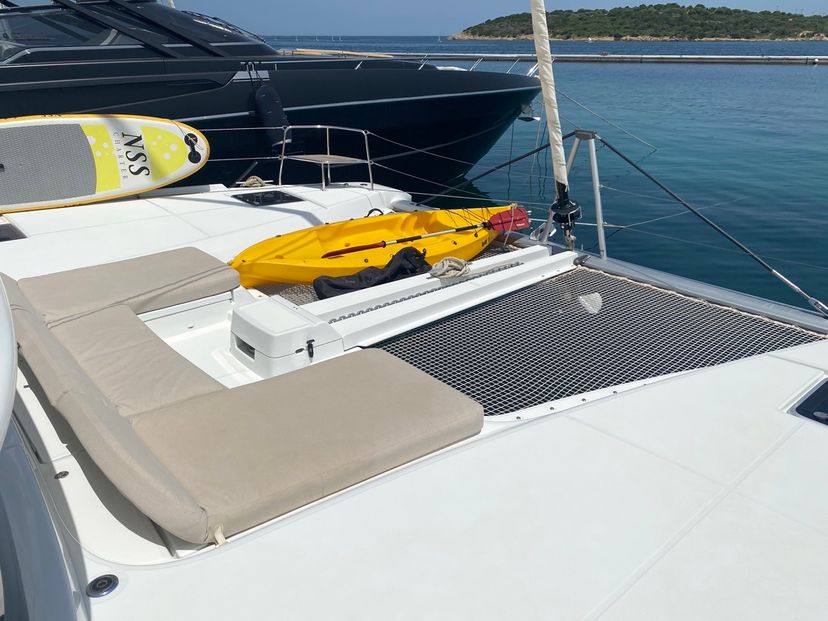 Lagoon 46 Blue Alma (A/C, WM, Generator, Inverter 12/220V)