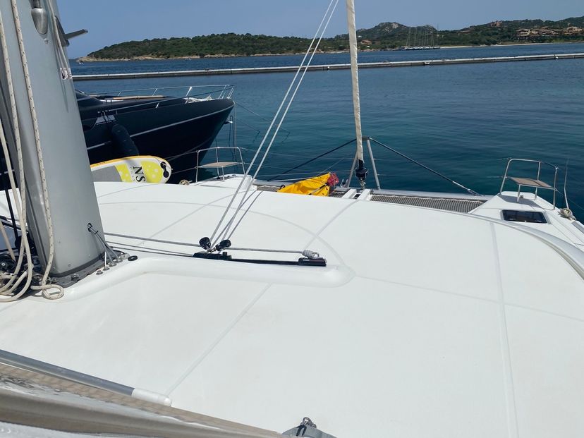 Lagoon 46 Blue Alma (A/C, WM, Generator, Inverter 12/220V)