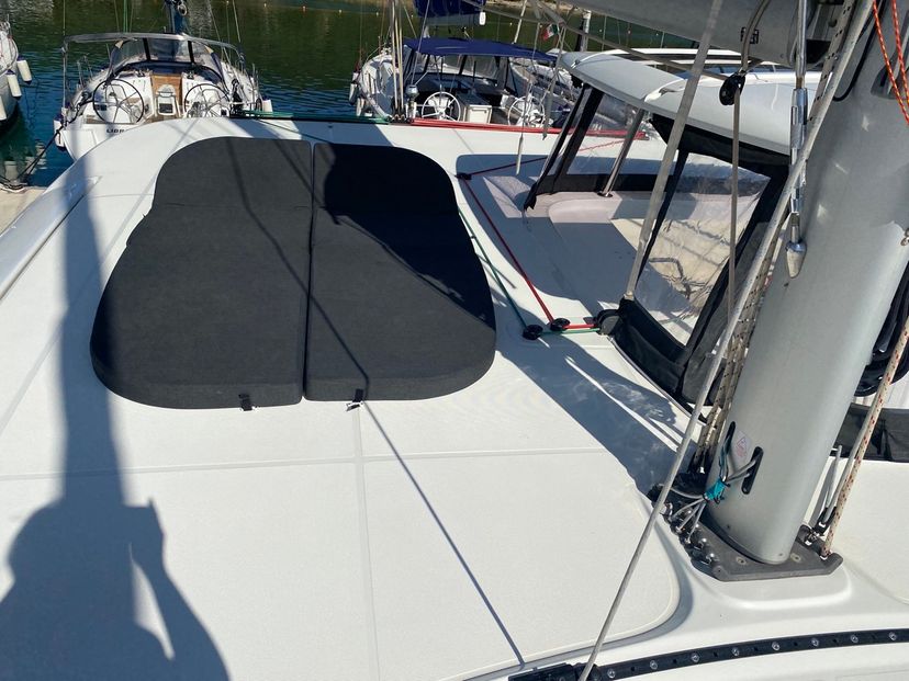 Lagoon 42 Diadema (A/C, WM, Generator, Inverter)