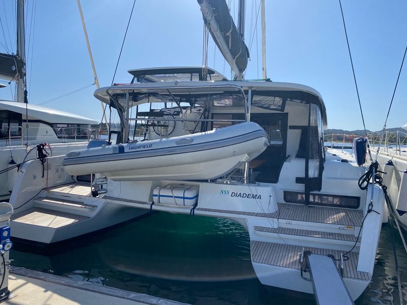 Lagoon 42 Diadema (A/C, WM, Generator, Inverter)