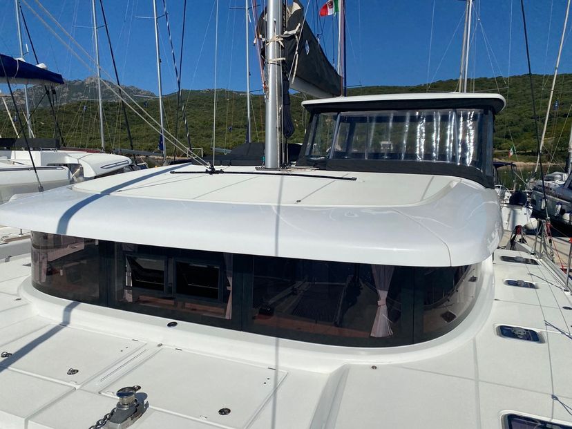 Lagoon 42 Diadema (A/C, WM, Generator, Inverter)
