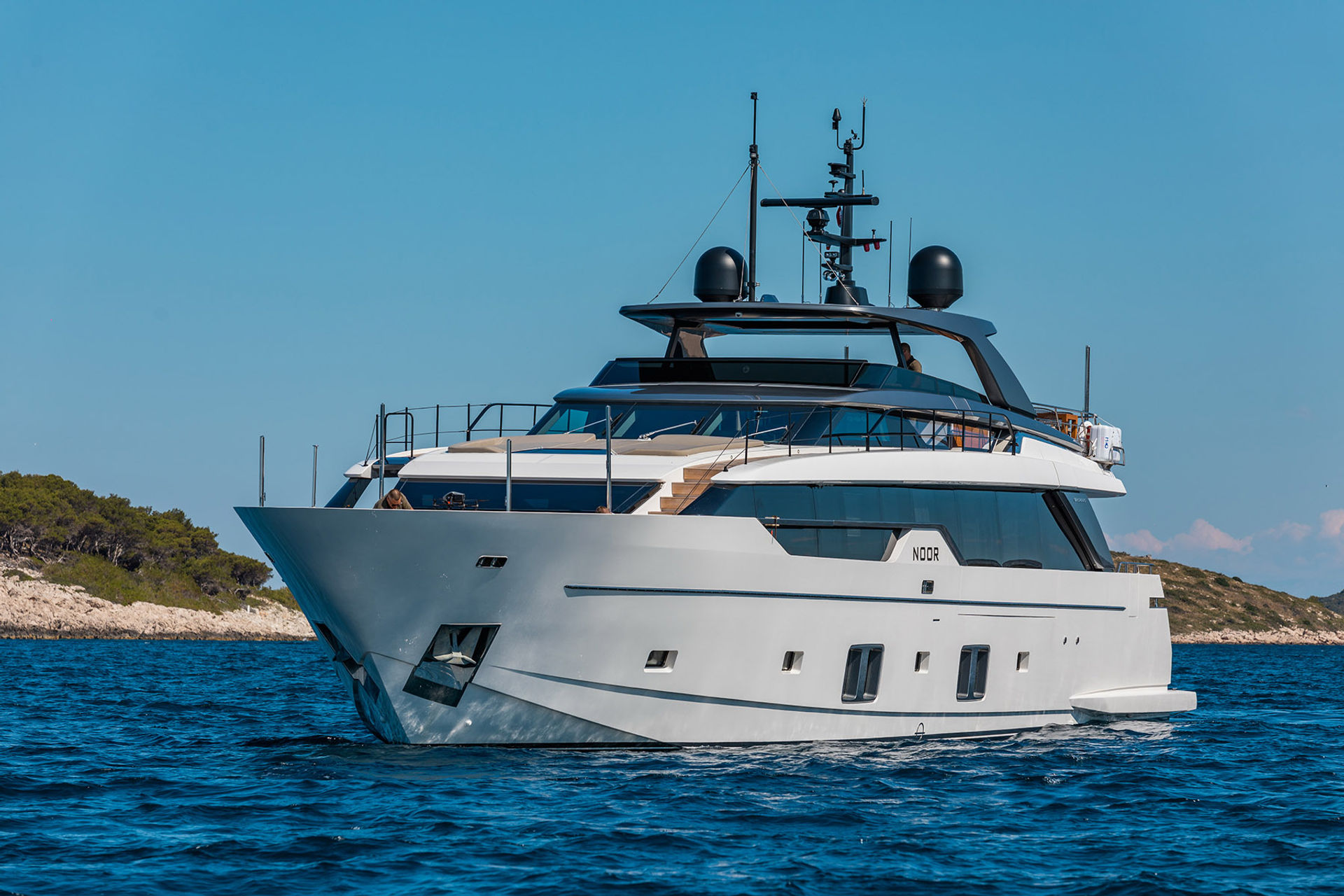 32249-NOOR-II_EXTERIOR_BOW-SIDE-1774953477578.jpg