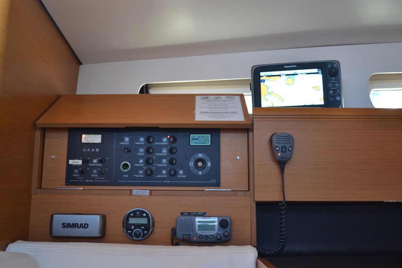 Jeanneau 43 Triada